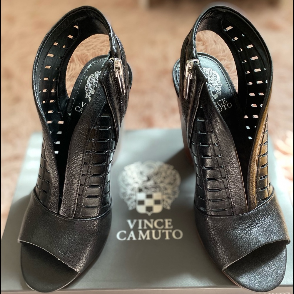 💕Auth & NWOT💕 Vince Camuto Sandal